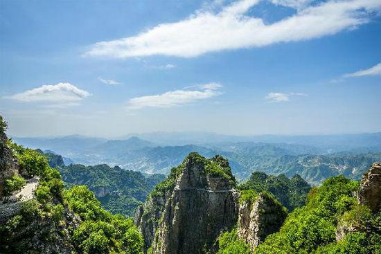 北方第一奇山 — 白石山(北京老夏摄) 北方第一奇山 — 白石山(北京老夏摄)