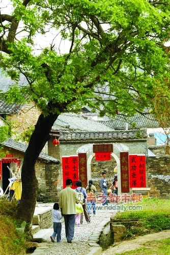 河源苏家围还保存客家乡村的特别风情。摄影:南都记者 黄皓 河源苏家围还保存客家乡村的特别风情。摄影:南都记者 黄皓