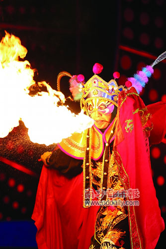 变脸、吐火神技是川剧绝学。 变脸、吐火神技是川剧绝学。
