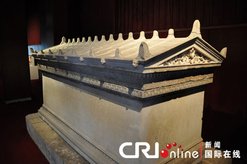 像中国古建筑的石棺 像中国古建筑的石棺