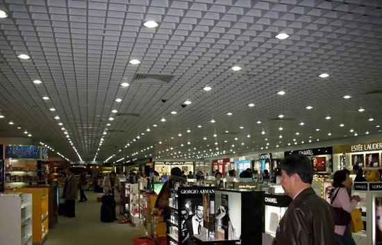 国内化妆品价格往往比国外免税店买到的还要低不少 国内化妆品价格往往比国外免税店买到的还要低不少