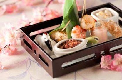 饭蛸樱花煮、蟹肉卷、土佐煮春笋年藕伴豆腐芝麻汁 饭蛸樱花煮、蟹肉卷、土佐煮春笋年藕伴豆腐芝麻汁