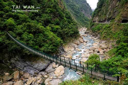 峡谷间的吊桥 峡谷间的吊桥