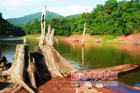 曼旦水库,据说在它形成之前这里是原始雨林。 曼旦水库,据说在它形成之前这里是原始雨林。