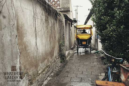 巷子里的三轮车 巷子里的三轮车