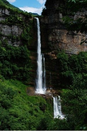 情郎瀑(图片来源:云游网) 情郎瀑(图片来源:云游网)