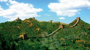 这段著名的明长城因临近密云县司马台村,所以习惯上被称为司马台长城。 这段著名的明长城因临近密云县司马台村,所以习惯上被称为司马台长城。