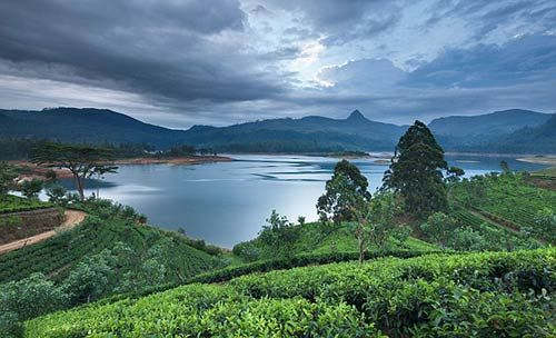远眺圣足山 远眺圣足山