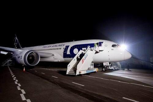 首架波音787梦想客机加入波兰航空公司机队 首架波音787梦想客机加入波兰航空公司机队
