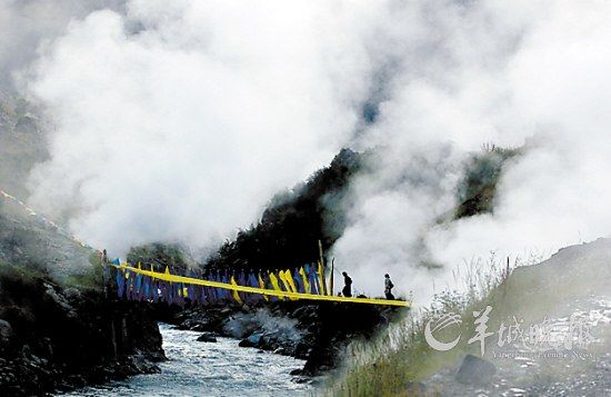 川西第一地热公园巴塘措普沟热坑温泉群 川西第一地热公园巴塘措普沟热坑温泉群