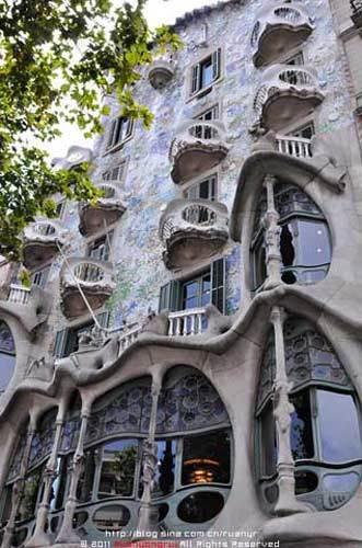高迪手中"龙骨"建筑 高迪手中“龙骨”建筑
