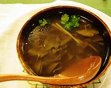 洋葱酸菜汤