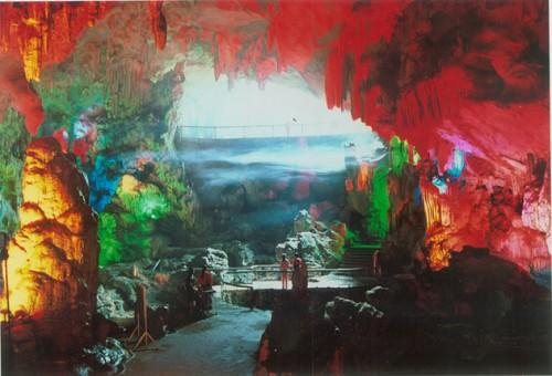 造型奇特的山石