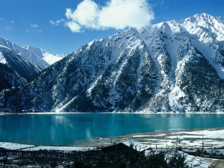 然乌湖雪景