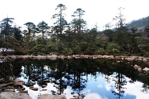 玉髻湖