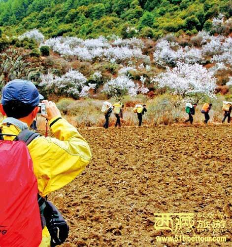 穿越雅鲁藏布大峡谷,是件极需要勇气的事。