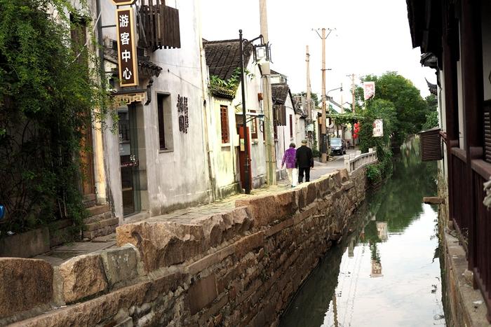 <a href='http://travel.sina.com.cn/suzhou-lvyou/?from=b-keyword' >苏州</a><a href='http://travel.sina.com.cn/suzhou_pingjianglu1-lvyou/?from=b-keyword' >平江路</a>:回忆里的缠绵诗意