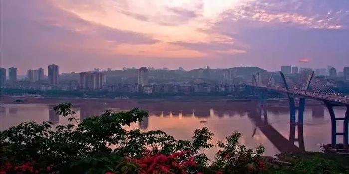 乐山的经济总量_乐山大佛(3)