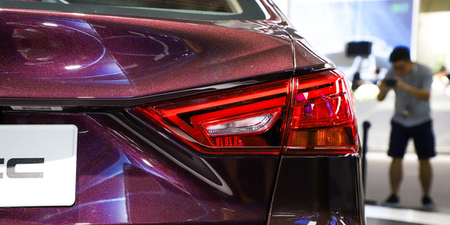 车展实拍全新睿骋CC 车身修长比思域都好看