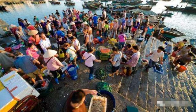 东南亚唯一的内陆国家，领土看不到海，但却建了支强大的海军