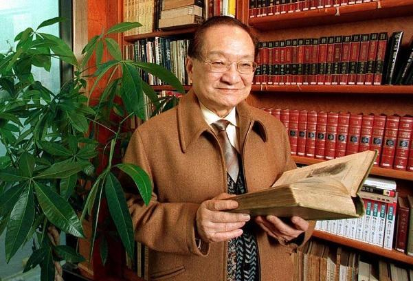 为何萧峰传功给虚竹却不传段誉？其中的深意，金庸处理得太高明了