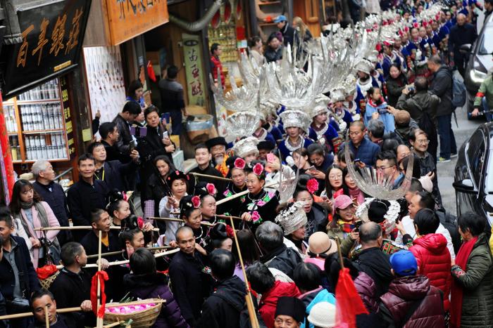 贵州雷山开始了一个月的苗年节，就等着您去登苗岭逛苗寨过苗年了