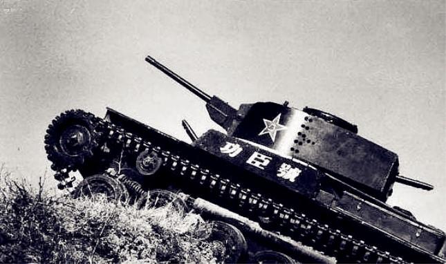 为什么解放军第一位坦克战斗英雄在锦州战役时差点被指导员枪毙？