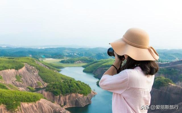 湖南和广东两省交界，有处未开发的丹霞美景，游客慕名而来！