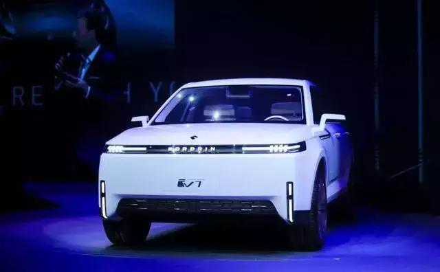 造车新势力又多一品牌，上海车展亮相2款SUV，蔚来怎么看？