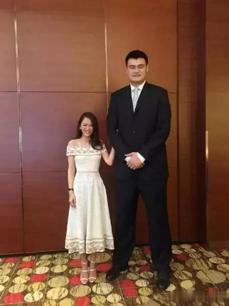 高!实在是高!这12位巨人身高都超过2.2米,姚明只排倒数第三