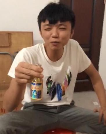 抖音“丰登哥”火了，网友调侃：长得颗粒无收，笑的五谷丰登