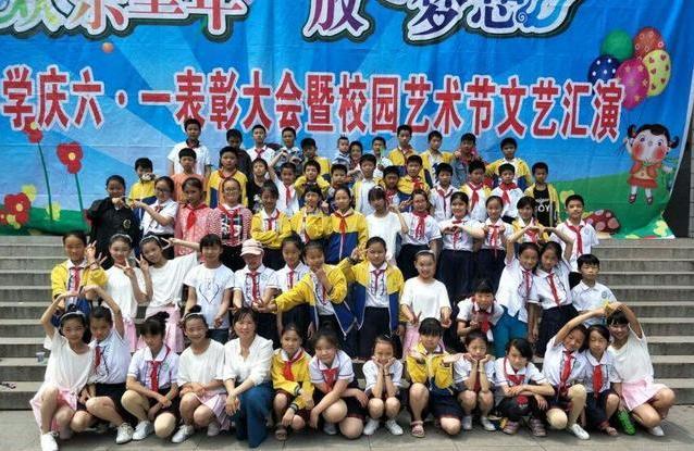 岳池县大佛小学陈艳:揣梦系情,无怨无悔教育路!