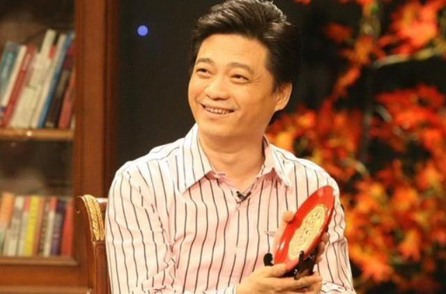 崔永元不在是那个小崔、朱军老了,李咏去世,央视著名主持人都变样了