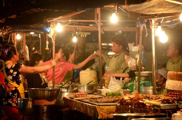 东南亚唯一的内陆国家，领土看不到海，但却建了支强大的海军