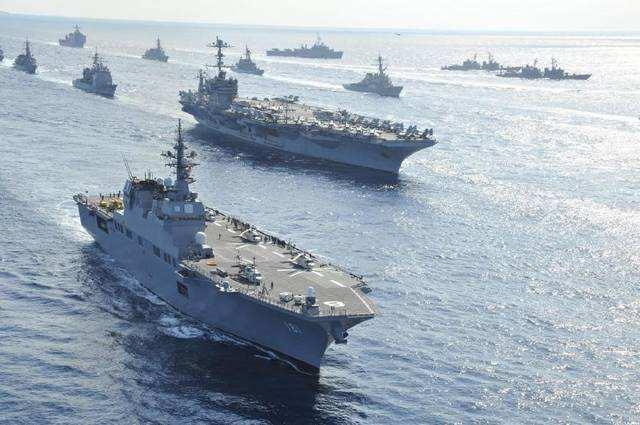 中国不再警告，解放军多艘军舰围堵入侵者，日本：请保持冷静