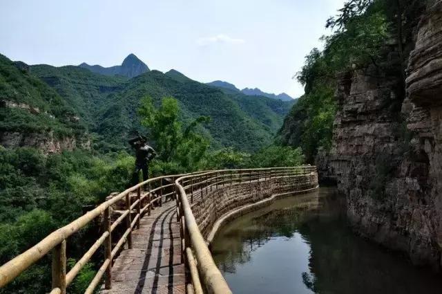 自驾河南林州，看八百里太行最美风光，大峡谷、太行天路和红旗渠