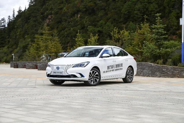 承载诗和远方 长安逸动EV460超长续航伴你左右