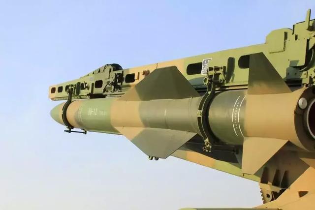 国产红旗12A防空导弹系统首次曝光：裸弹挂装反应快成本低