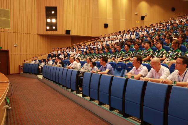 广东碧桂园职业学院创办人杨国强先生给学子们的“开学第一课”