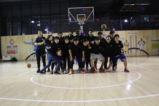 谁说女孩子不能打篮球？| 专访北京Monster女篮创始人之小七