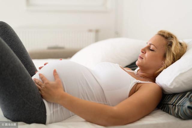 怀孕7个月一走路肚子发紧发硬不舒服，歇一会儿就好，孕妇怎么了