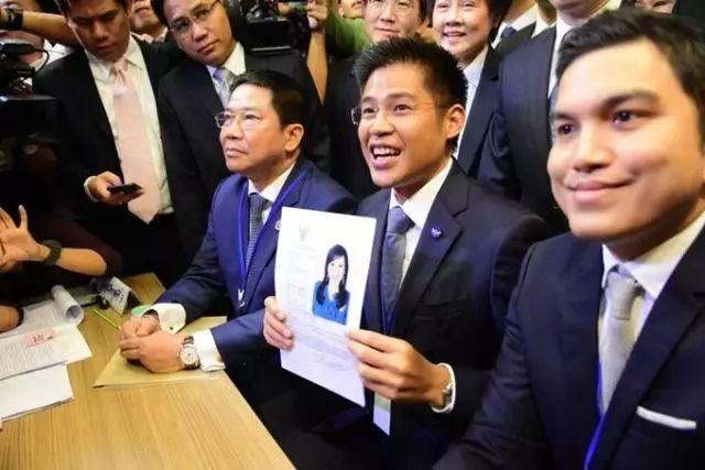 泰国娱乐圈女王也玩“人设”？皇家公主的梦一日破灭！