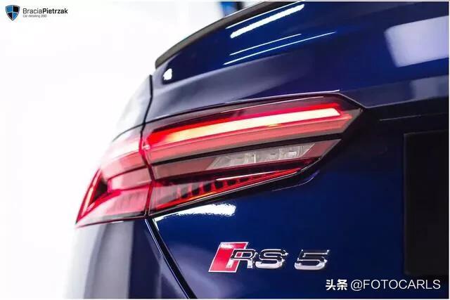 实拍 | 全新奥迪RS5双门轿跑，这外观才带劲，享受悦耳的排气声