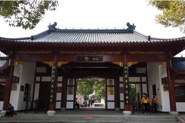 这是惠南镇最有民俗特色的景区，游客如织