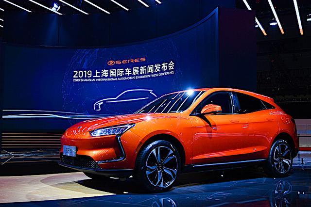 SERES SF5上海车展正式开启预订 27.8万元起售