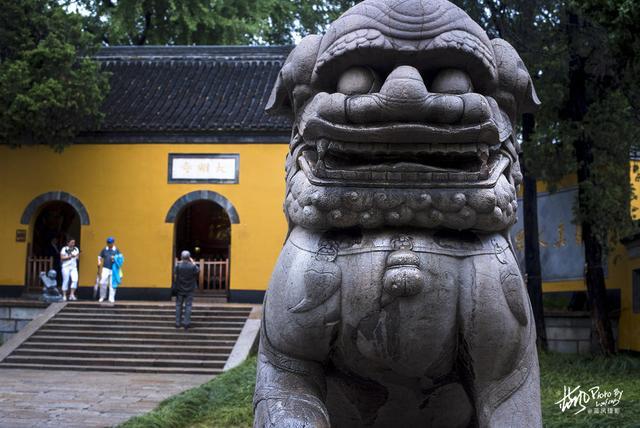 <a href='http://travel.sina.com.cn/yangzhou-lvyou/?from=b-keyword' >扬州</a><a href='http://travel.sina.com.cn/yangzhou_damingsi-lvyou/?from=b-keyword' >大明寺</a>,当年鉴真大师就是从这里东渡扶桑