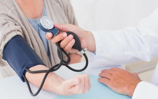 57岁女性，血压高压低压多少算正常？来看看医生怎么说