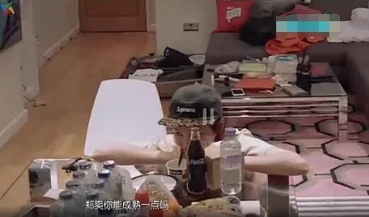 宁静吐槽花少2的人太会演，这已经是她第二次公开处刑花少2的人了