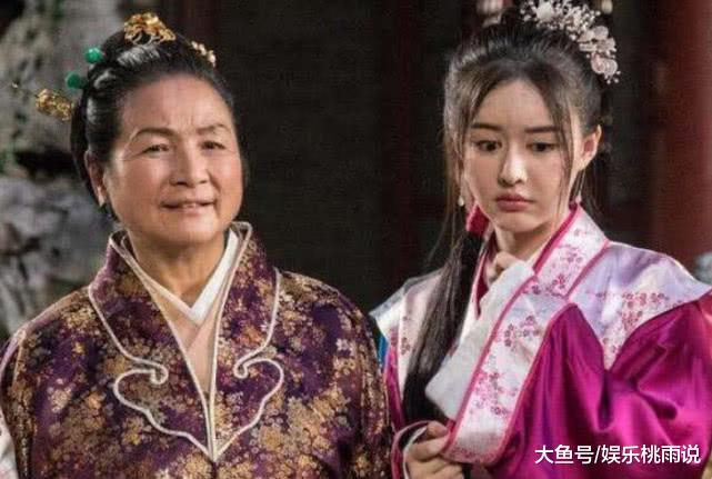 王晶与小40岁女星聚餐,饭后挽手同回公寓,两人2年前曾传绯闻