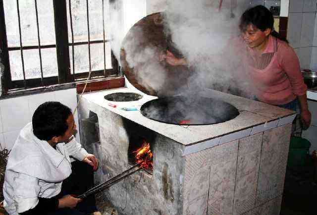 干净卫生依旧吃到“柴火饭”，农村“土灶台”遭淘汰，这类新式的